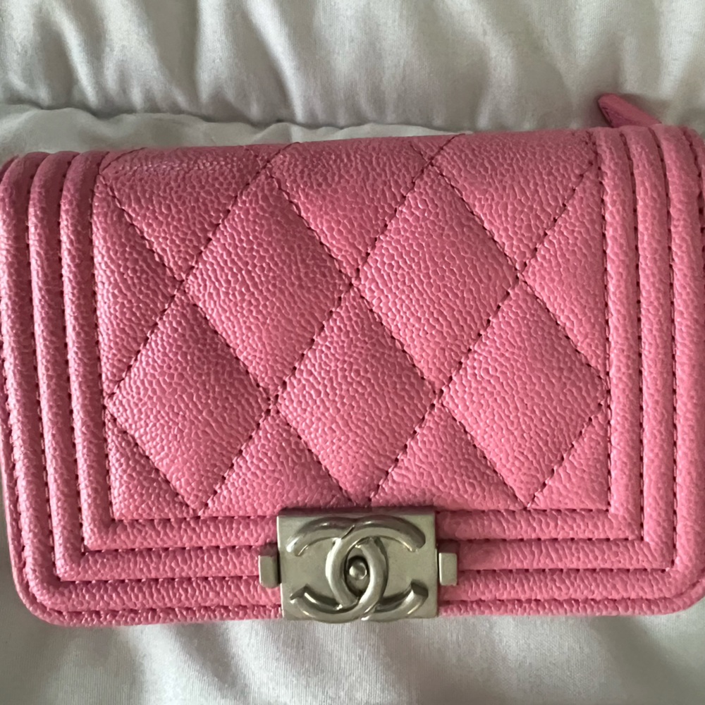 NWT CHANEL BOY QUILTED COIN PURSE- BARBIE PINK
PERFECT VALENTINE’s DAY GIFT